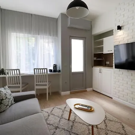 Urban Chic Location Apartment